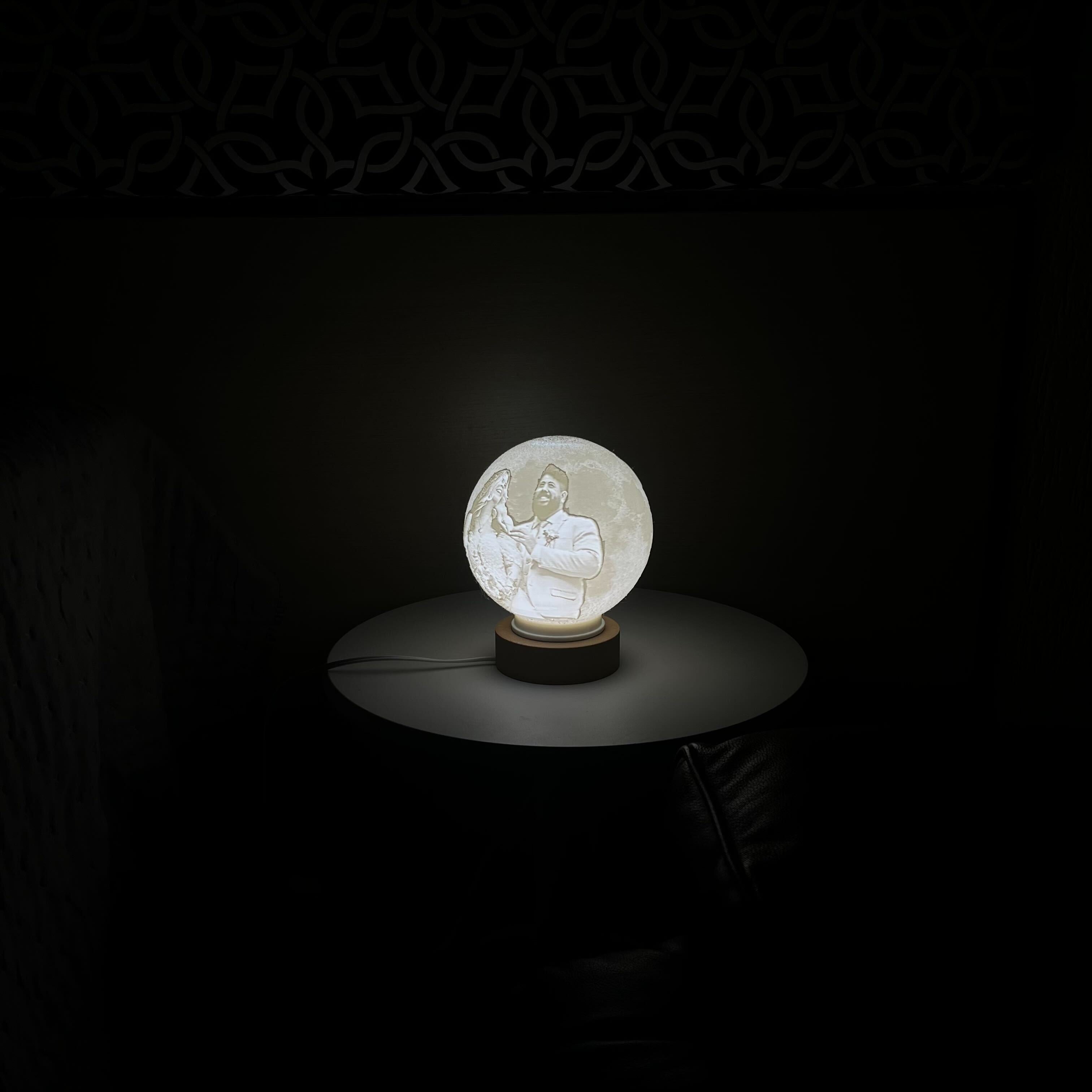 Luminária Lua 3D Personalizada com Foto e Frase – 15 cm